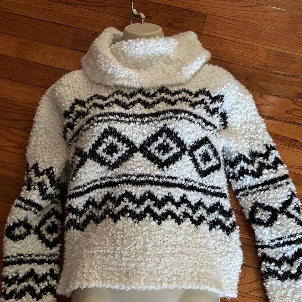 Hippie Rose white sweater with black designs